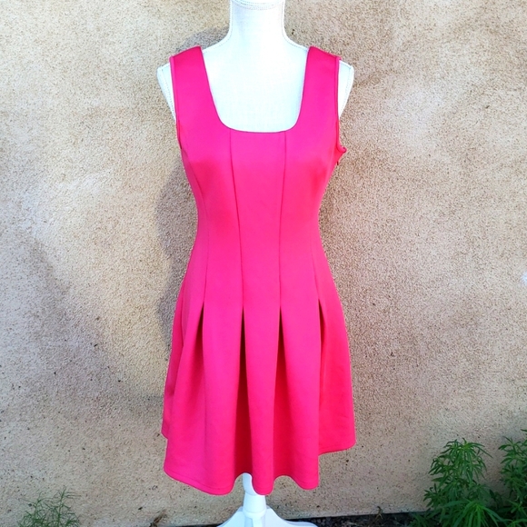 Boston Proper Dresses & Skirts - Boston Proper pink scuba fit and flare forget me knot dress